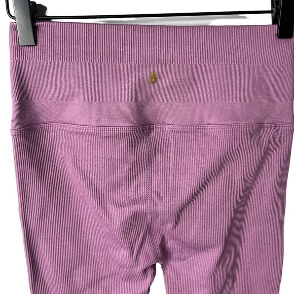 Spiritual Gangster Love Sculpt 7/8 Ruffle Legging Ribbed Amethyst Size XS Small - Picture 7 of 9